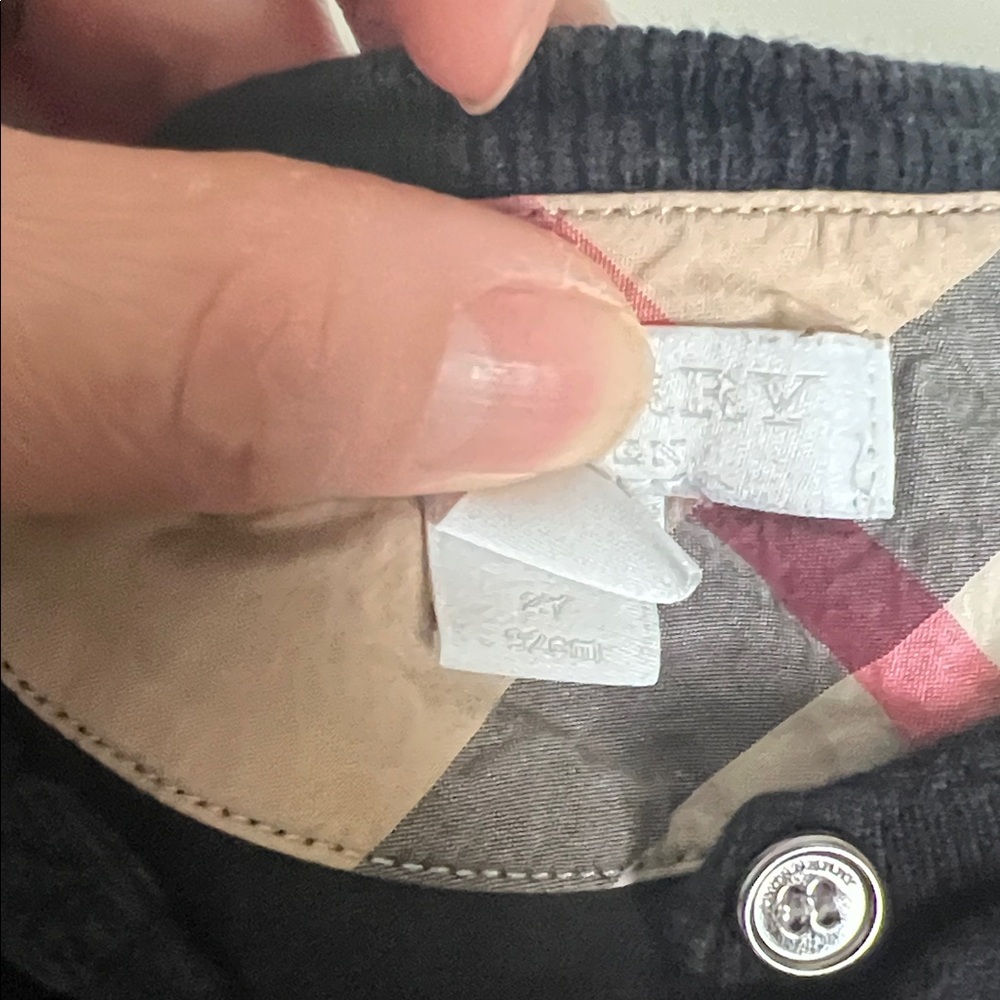 Burberry Girls’ Black Button-Up Cardigan (2T) - Picture 3 of 8